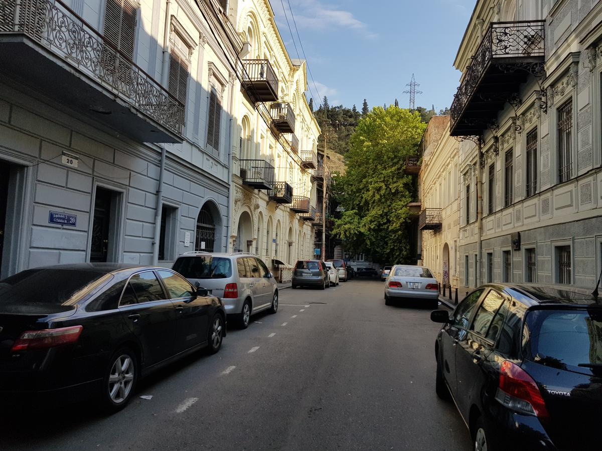 Апартаменты 3 BR Тбилиси Экстерьер фото