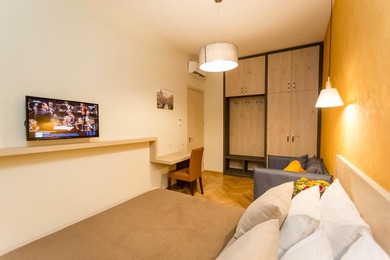 Апартаменты 3 BR Тбилиси Экстерьер фото