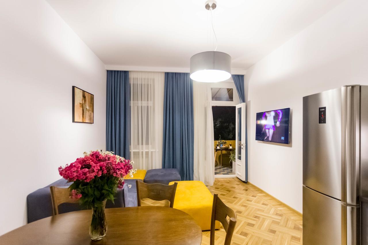 Апартаменты 3 BR Тбилиси Экстерьер фото