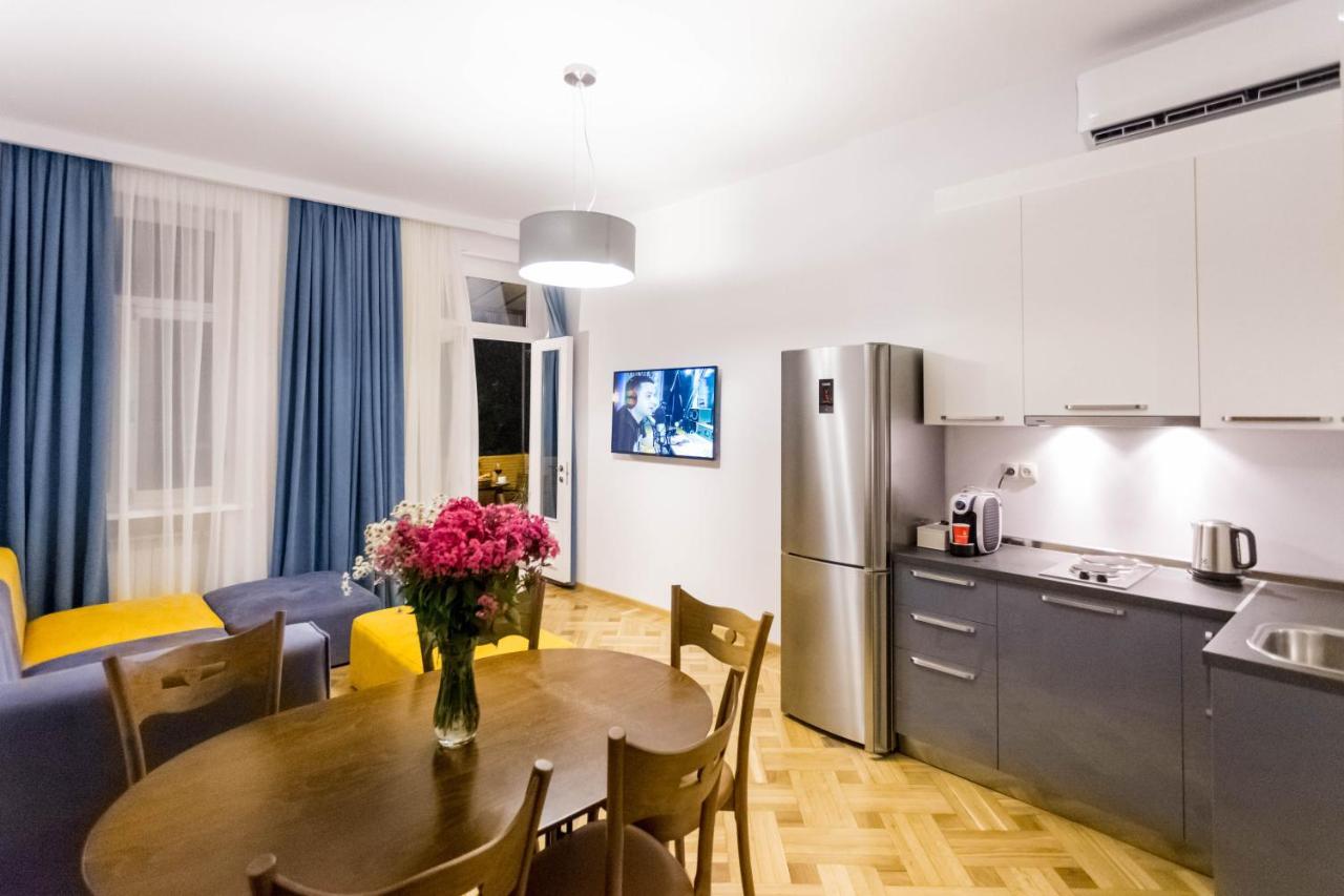 Апартаменты 3 BR Тбилиси Экстерьер фото