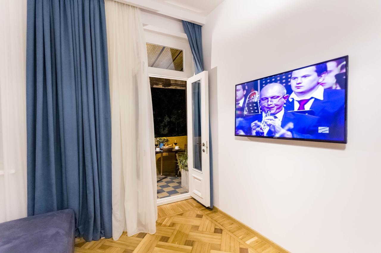 Апартаменты 3 BR Тбилиси Экстерьер фото