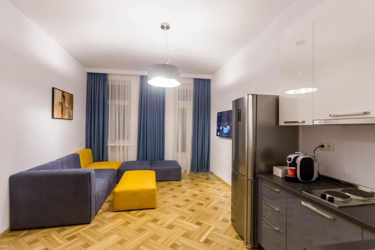 Апартаменты 3 BR Тбилиси Экстерьер фото