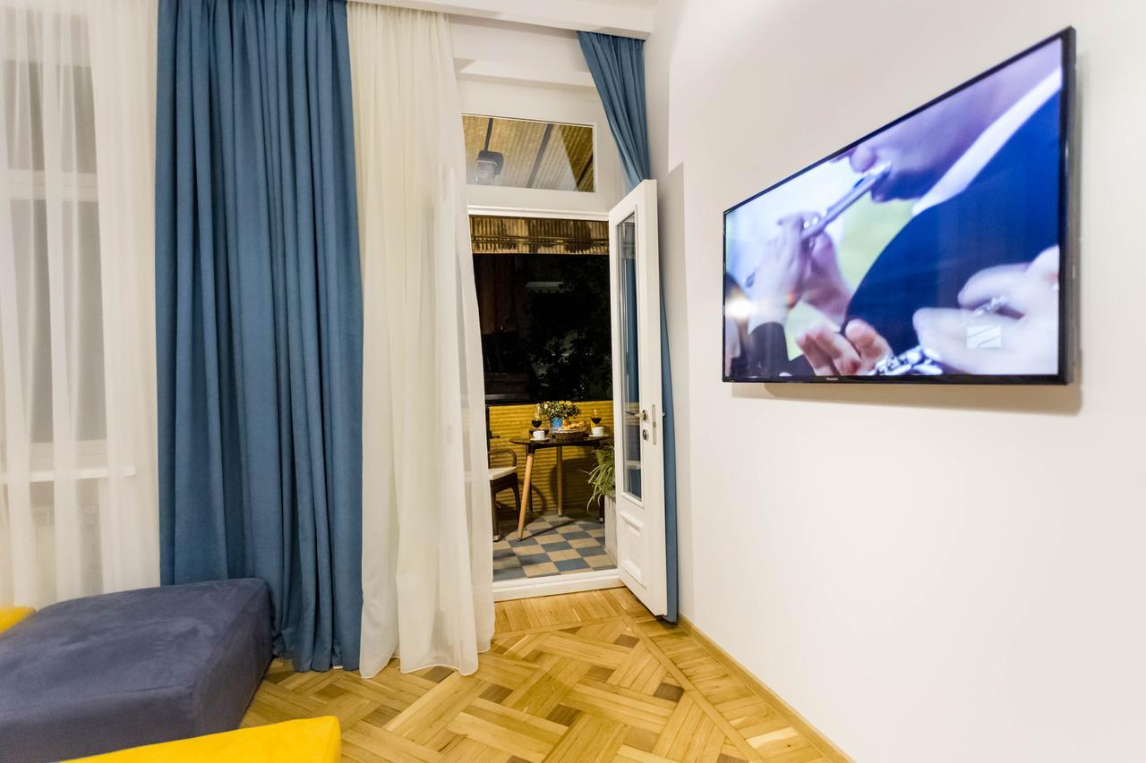 Апартаменты 3 BR Тбилиси Экстерьер фото