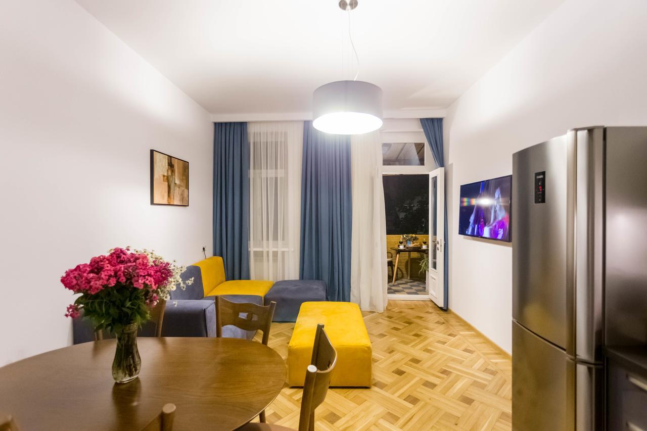 Апартаменты 3 BR Тбилиси Экстерьер фото